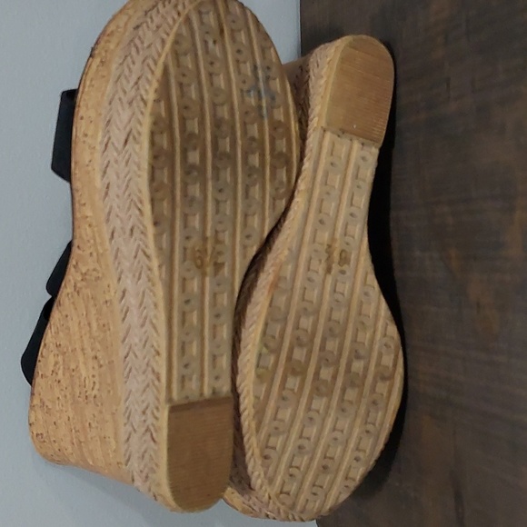 Charles by Charles David wedge sandal 6 1/2 - Picture 3 of 7